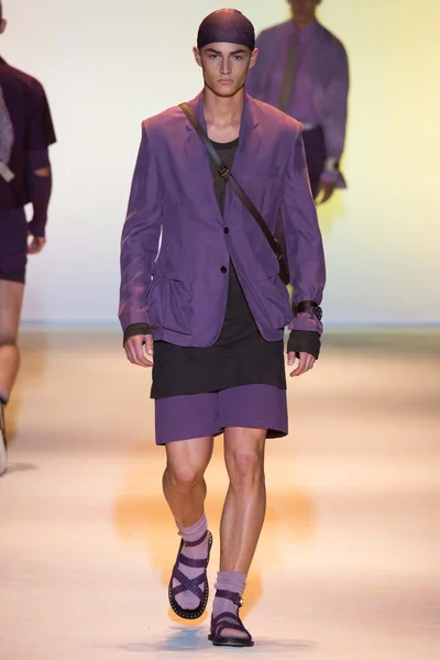 Look 22